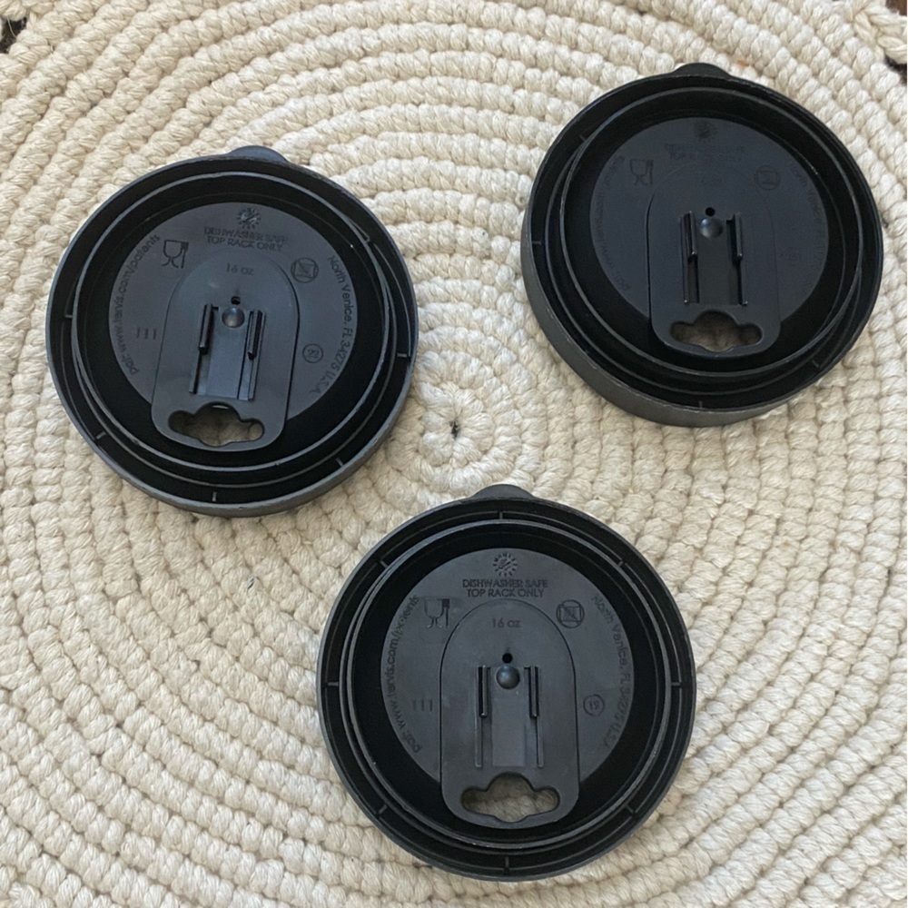 EUC 3 Batman Teris 16 oz cups + lids - Picture 11 of 12